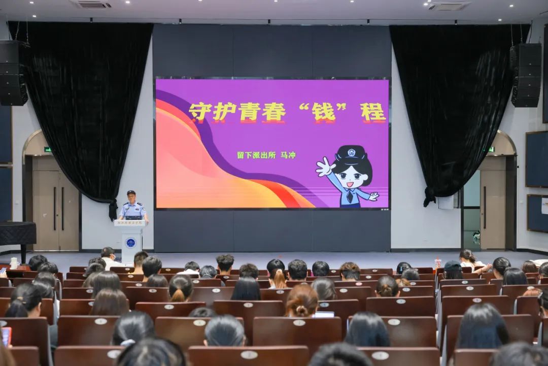 图片包含 室内, 桌子, 大, 食物AI 生成的内容可能不正确。