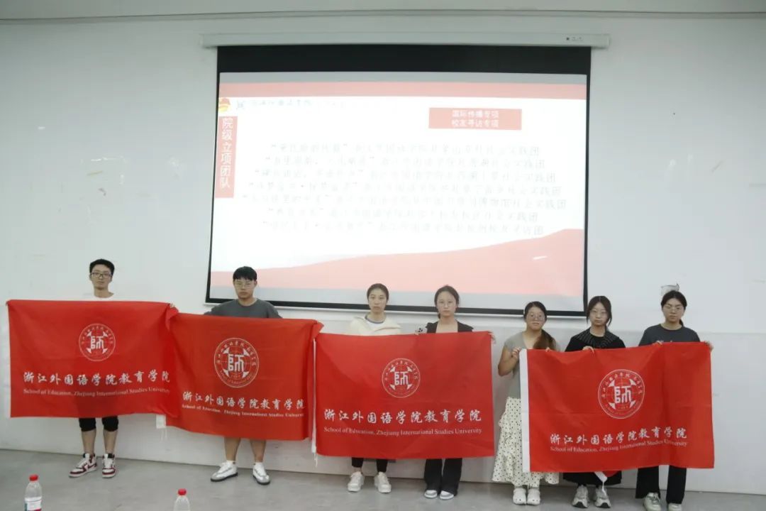 图片包含 室内, 橙子, 男人, 桌子AI 生成的内容可能不正确。