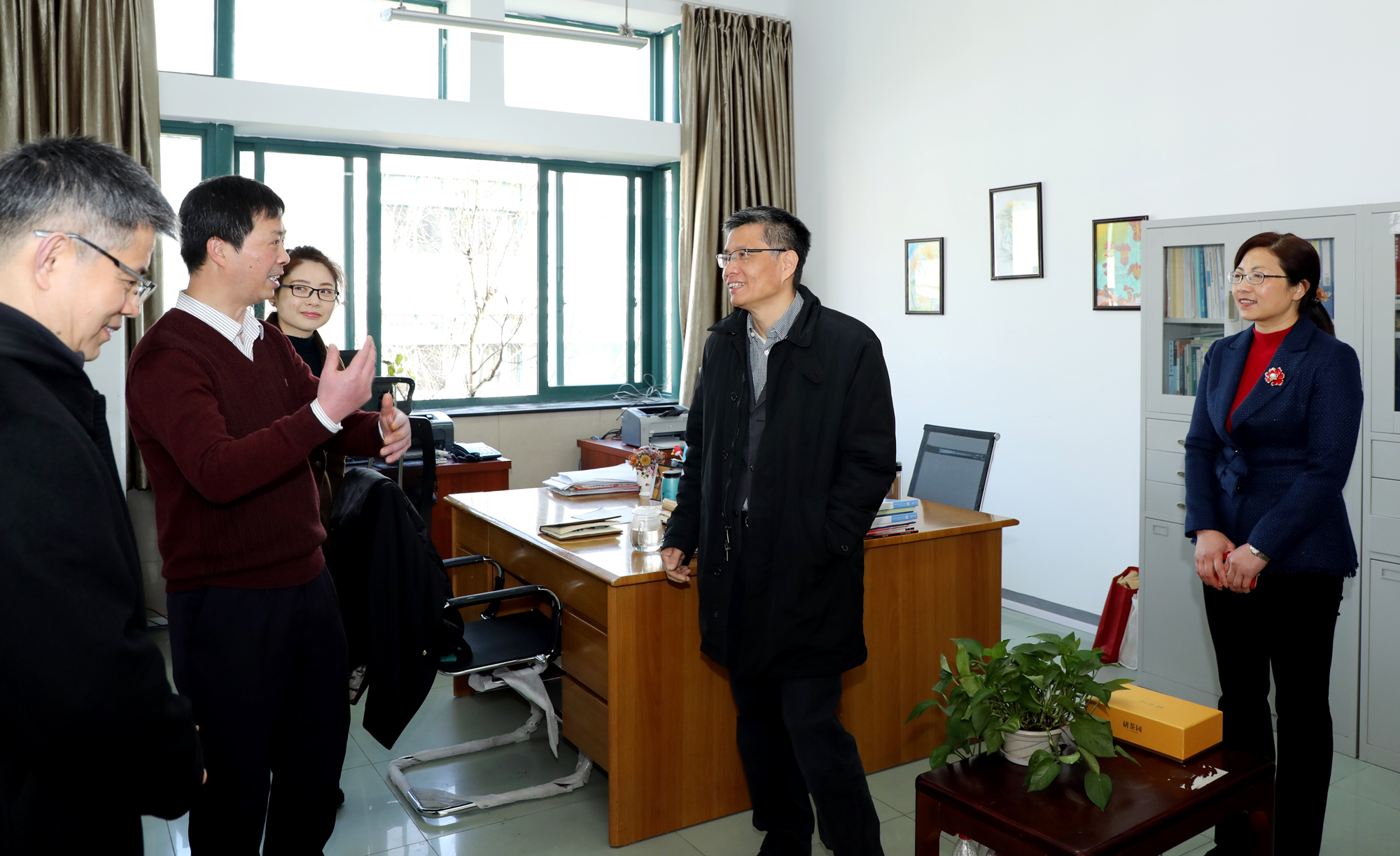 宣书记走访学院.jpg (2).jpg